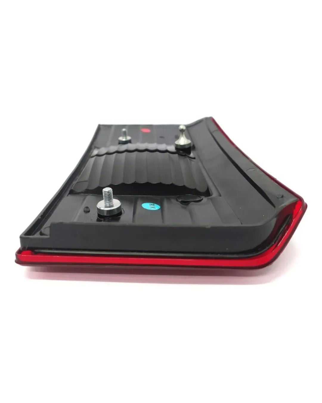 Lanterna Tampa Traseira Fiat Strada 2009 A 2013 Lado Direito Bicolor